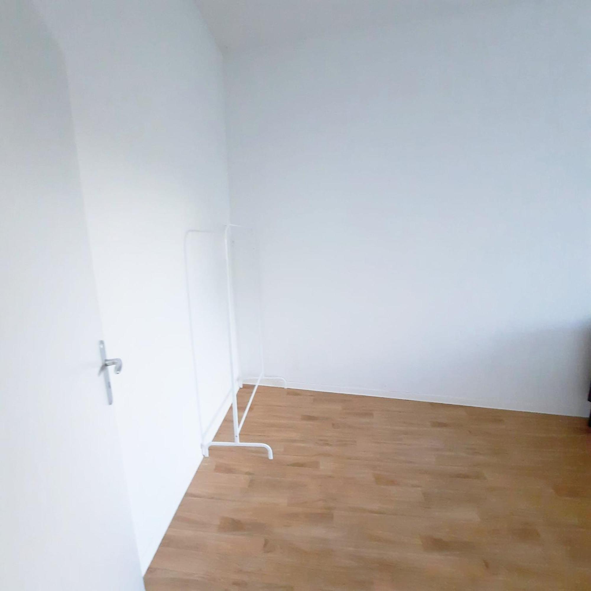 Large Flat With Separate Rooms For 3 To 8 Guests Zeitz Exterior photo